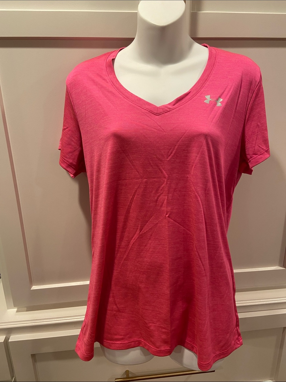 Under Armour Heatgear Loose Pink V-Neck Short Sleeve Performance Tee